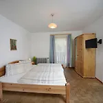 Gaestehaus Lienharterhof Pensionat
