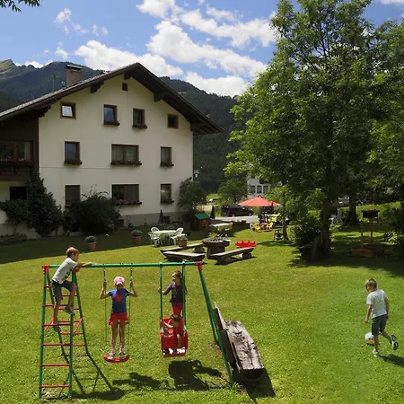 Gaestehaus Lienharterhof Obertilliach