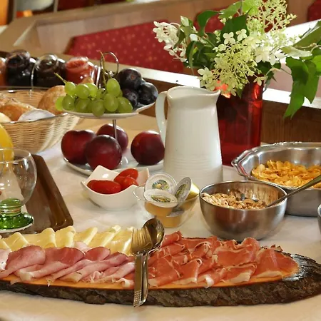 Gaestehaus Lienharterhof ゲストハウス